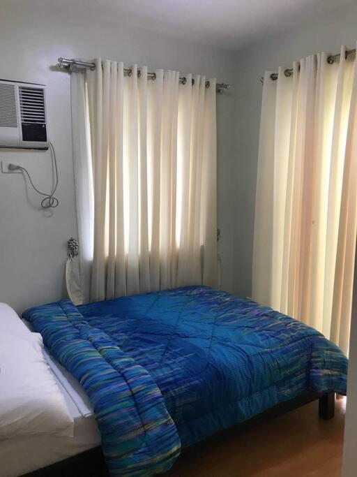 3 Bedrooms 3 Baths Victorian Style Townhouse Fully Furnished Batangas Екстериор снимка