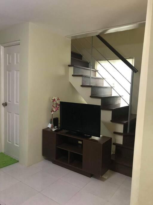 3 Bedrooms 3 Baths Victorian Style Townhouse Fully Furnished Batangas Екстериор снимка