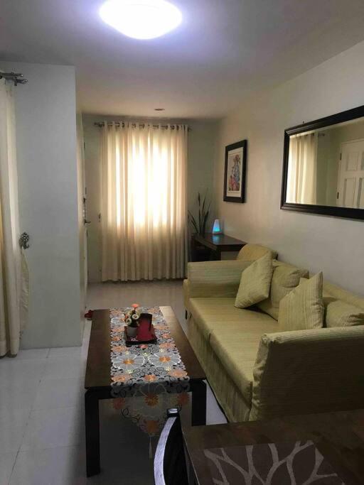 3 Bedrooms 3 Baths Victorian Style Townhouse Fully Furnished Batangas Екстериор снимка